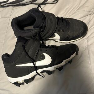 Nike Black and White Sports Cleats